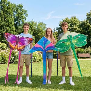 Un ensemble de trois cerfs-volants (papillon, delta et libellule), faciles à faire voler dans les légers vents et parfaits pour une utilisation en extérieur. - Product Image 3