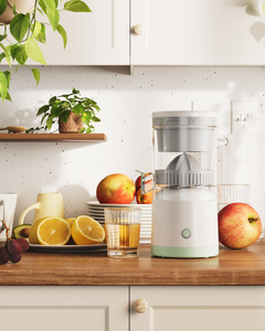 Hot Sale <b>Electric</b> Juicer Rechargeable - Citrus Juicer Machines with USB and <b>Cleaning</b> <b>Brush</b> Portable Juicer - Product Image 4