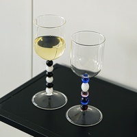 Ensemble de verres à vin tendance haut de gamme en borosilicate, verres à vin mousseux élégants et créatifs pour la décoration de fêtes et banquets à domicile