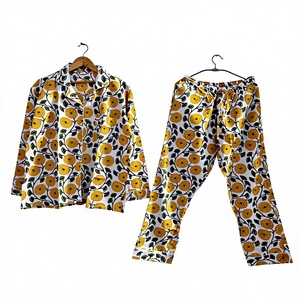 Ensemble de pyjama pour homme à manches longues à imprimé floral, tissu en satin 100% coton, vêtements de nuit décontractés, motif tissé, saison printemps, cadeau pour elle - Product Image 1