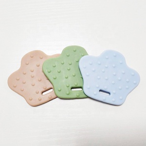 Colorido al por mayor de pato pies mordedor juguete insertar de silicona dentición del bebé - Product Image 1