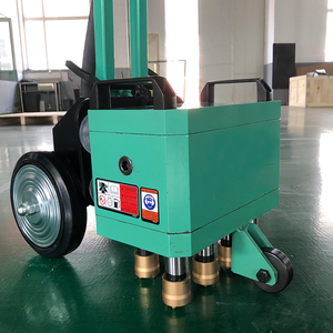 Machine à décapage de béton pneumatique à poussée manuelle avec composant central du moteur, système entièrement hydraulique pour le décapage des sols de construction - Product Image 2