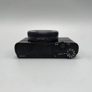 Appareil photo numérique Sony <span class=keywords><strong>RX100</strong></span> <span class=keywords><strong>VI</strong></span> d'occasion, appareil photo compact Sony d'occasion avec enregistrement vidéo 4K, Sony <span class=keywords><strong>RX100</strong></span> <span class=keywords><strong>VI</strong></span> d'occasion avec écran tactile - Product Image 4