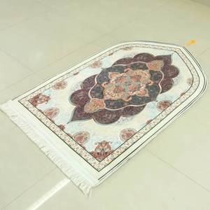 Muslim Novelty Floral Fine Velvet Arched Pattern Non-Slip <b>Prayer</b> Rug <b>Mat</b> - Product Image 1