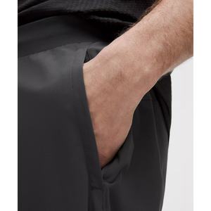 Pantalones Deportivos Minimalistas de Nailon Personalizados, Resistentes al Viento, de Corte Recto y Bien Hechos para Hombre - Product Image 6