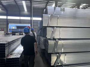 Tuyau <span class=keywords><strong>en</strong></span> acier galvanisé carré de haute qualité, vente <span class=keywords><strong>en</strong></span> gros d'usine, prix bas, 6m, norme <span class=keywords><strong>EN</strong></span> ISO 9001, tuyau GI - Product Image 3