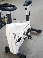 Bicicletas de Ejercicio Verticales Comerciales de Fábrica ZKM, Marco de Aleación de Aluminio, Capacidad de Carga Máxima de 180 kg, Colores Personalizables para Gimnasios