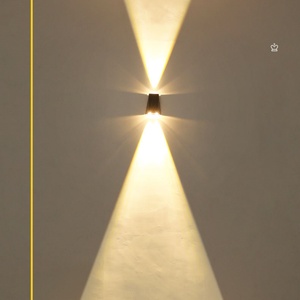 ไฟติดผนังโซลาร์เซลล์ LED สำหรับภายนอกบ้าน ระเบียง สวน กันน้ำ ส่องขึ้นลงได้ ใช้สำหรับลานบ้าน บันได - Product Image 5