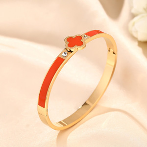 Nouveau Bracelet Jonc en Acier Inoxydable 2025 Plaqué Or 18 Carats, Ton Or, Anti-Ternissure et Étanche, Vente en Gros pour Femmes - Product Image 3