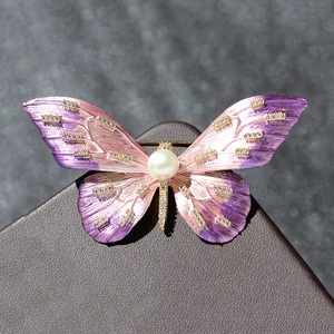 Broche de Mariposa con Degradado Vintage para Mujer, Elegante Broche de Aleación con Perlas, Accesorio de Moda - Product Image 3