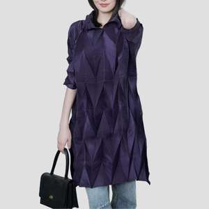 Gabardina Plisada Color Rojo Rosa para Mujer, Textura de Rombo, Holgada, Larga, Ecológica, Transpirable, Ropa de Verano, Venta al Por Mayor - Product Image 6