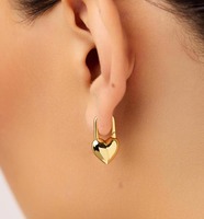 Produsen Khusus Anting Perak Sterling 925 Berlapis Emas 18K Bentuk Hati Mengembang Model U Huggie Hoop dengan Lapisan Emas Vermeil 2.5 Mikron