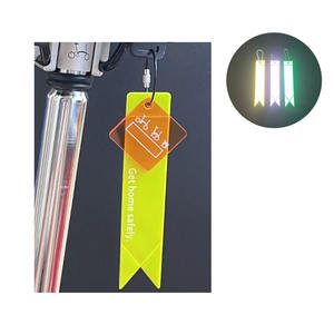 Porte-clés réfléchissant créatif Bandes de pendentif réflecteur pour sac à dos Accessoires de vélo VTT Poussette de landau - Product Image 1