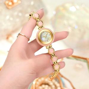 นาฬิกาควอตซ์สำหรับผู้หญิงหรูหราแบบย้อนยุคเคสอัลลอยหรูหราพร้อมสายรัดกระจกประดับพลอยเทียมสำหรับธุรกิจกีฬา - Product Image 4