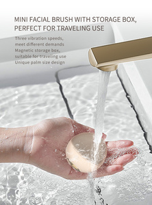 Cepillo de Limpieza Facial Eléctrico de Silicona con Masaje Térmico y Exfoliantes, Impermeable, Enchufe del Reino Unido - Producto de Cuidado Personal de Lujo - Product Image 5