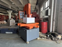 DD703.30 Petite perceuse de trou Edm Perceuse électrique à étincelle CNC