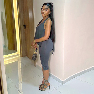 Nuovo Completo Sexy da <span class=keywords><strong>Donna</strong></span>: Top Corto con Schiena Scoperta e Leggings Lucidi, Set Due Pezzi Elegante Stile Y2K - Product Image 3