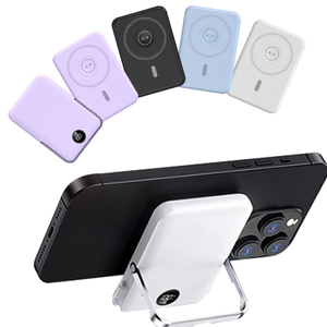 Power Bank Magnetico PD 22.5W Ricarica Rapida 10000mAh 5000mAh 15W Wireless con Display Digitale e Supporto - Product Image 1