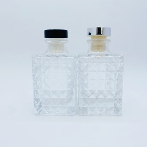 Diffuseur en verre transparent gaufré carré de 100 ml, impression sérigraphique, logo personnalisé, bouchon en liège pour huiles essentielles, maison, salle de bain, cadeaux - Product Image 4