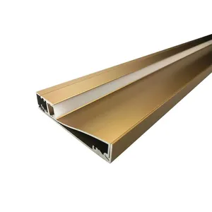 Desain populer tersembunyi tahan air emas paduan sudut logam Strip aluminium Baseboard Skirting dengan Led