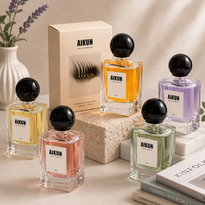 Aikun, Marca Emergente con MOQ Bajo, Botella de Vidrio Cuadrada de 50 ml, Tapa de Bola Negra Brillante, Etiqueta con Logotipo, Caja de Cartón de Lujo, Set de Agua de Perfume - Product Image 1