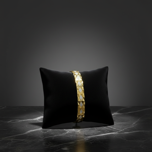 Bracelet de créateur en or jaune 22 carats de qualité supérieure avec motif géométrique et accents en cristal, bijoux élégants pour femmes, parfaits pour les soirées. - Product Image 2