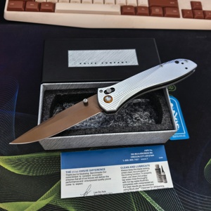Couteau pliant tactique BM 710 original, manche en aluminium usiné, lame D2 tranchante, couteau portable pour le quotidien, le camping, OEM - Product Image 1