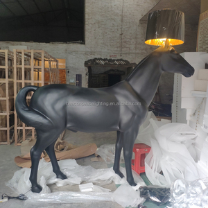 Khách sạn Home Black horse Đèn trang trí chiếu sáng nhựa lớn bức tượng thường vụ ánh sáng đèn sàn điêu khắc - Product Image 2