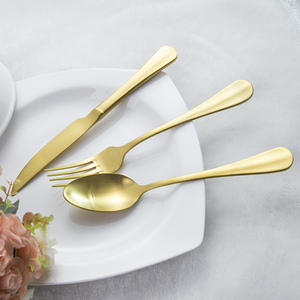 Prix de gros d'usine <span class=keywords><strong>couteau</strong></span> multi-outils <span class=keywords><strong>fourchette</strong></span> et <span class=keywords><strong>cuillère</strong></span> couverts de mariage de qualité supérieure vaisselle en or - Product Image 2