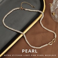 Collier de perles d'eau douce naturelles en stock, ras-du-cou polyvalent à perles plates métalliques avec design de niche