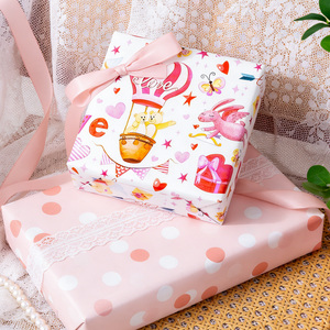 Papier cadeau pour la Saint-Valentin avec motif d'ours de dessin animé, papier cadeau rose en forme de cœur, motif d'amour, original et personnalisable - Product Image 2