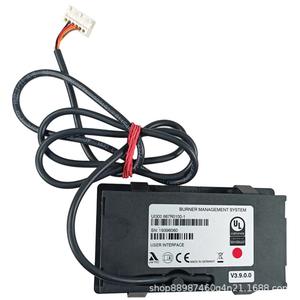 Contrôleurs industriels LAMTEC UI300 667R0100-1 et LCM100 667R0500-1 avec panneaux - Product Image 2