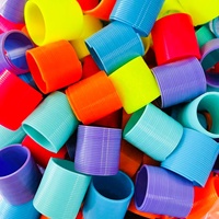 48 pièces de jouets miniatures à ressort magique bon marché, 6 couleurs assorties, cadeaux de fête, bonbonnières pour enfants, remplissages de sacs cadeaux pour les prix de la classe