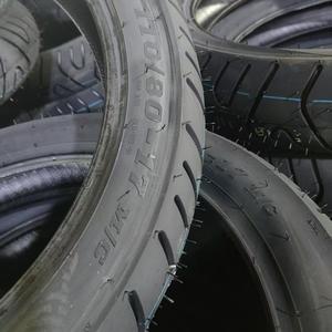 Neumático de Motocicleta Tipo 110/80-17, Diseño Especial, Cámara de Butilo, Neumático Sin Cámara, Cubierta de Neumático - Product Image 1