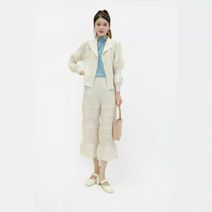 <span class=keywords><strong>Traje</strong></span> Casual Plisado Miyake para <span class=keywords><strong>Mujer</strong></span>, Conjunto de <span class=keywords><strong>Chaqueta</strong></span> y Pantalones Holgados de Otoño, 100% Poliéster Antipilling - Product Image 4