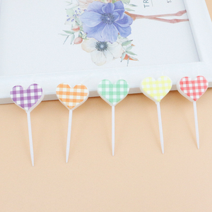 Joyeux anniversaire belles bougies colorées en forme <span class=keywords><strong>de</strong></span> coeur d'anniversaire et <span class=keywords><strong>de</strong></span> gâteau <span class=keywords><strong>de</strong></span> fête - Product Image 4