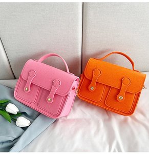 Couleurs personnalisées feutre cadeau sac filles dame fronde messager sacs à main nouvelle mode petit carré couleur bonbon femmes polyester sac fermeture éclair - Product Image 3