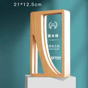 Trofeo rectangular de cristal al por mayor premios de grabado de cristal personalizados con base de madera