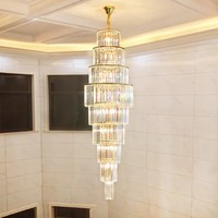 Lustre suspendu design en fer avec longues perles de cristal, pour escalier de villa, projet personnalisé, luxe moderne, LED blanc chaud