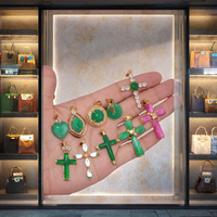 Classique, plaqué or 18 carats, laiton, pavé de CZ, pierre de jade verte naturelle, jadeite, pavé de pierres, cœur, donut, goutte d'eau, croix, cadeau de fête