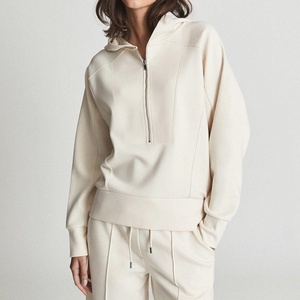 Sweat à capuche personnalisé brodé, imprimé intégral, à manches longues et col en V, pour femme, avec fermeture éclair tissée formelle au col, idéal pour l'hiver - Product Image 1
