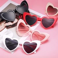 CONCHEN 2023 Vente à Chaud Cadeau de Fête Lunettes de Soleil en Forme de Cœur Lunettes de Coeur Vintage pour Fête de Mariage