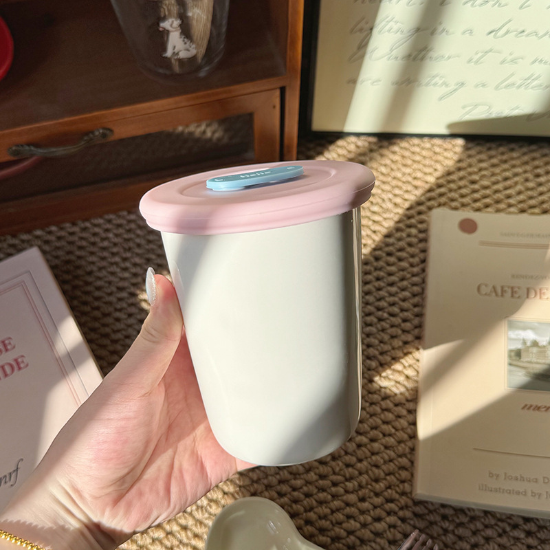 Blanco con tapa rosa