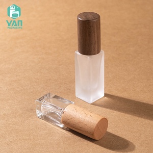 YAN упаковка, Маленький милый красивый квадратный 3 мл 5 мл Прозрачный матовый стеклянный ролик спрей флакон из бука деревянная крышка духи эфирное масло - Product Image 2