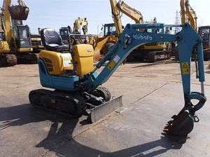 Mini-excavatrice sur chenilles Kubota Kx008 0.8T d'occasion certifiée CE avec moteur, pompe et accessoires tarière et pince - Product Image 6