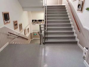 أغطية درج مطاطية عالية الجودة مضادة للانزلاق مصنوعة من المطاط الطبيعي مع نتوءات - Product Image 6