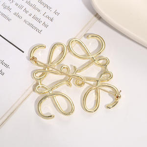 Yunlv bros persegi geometris Aloi versi Korea dengan desain berlubang, gaya sederhana, rasa ceruk, Broo kualitas tinggi - Product Image 4