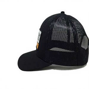Casquette de camionneur structurée à 6 panneaux en maille noire pour adulte, avec patch tissé réglable, fabriquée au Vietnam, idéale pour le style professionnel en extérieur - Product Image 4