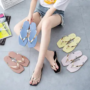 2023 Flip-flops women's summer flat shoes outer wear fashion clip-on fashion soft bottom beach sandals and slippers wholesale