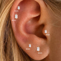 Elegante Piercing de Cartílago Hipoalergénico de Oro Sólido de 14K con Zirconia Rectangular y Poste de Titanio G23, Piedra de 3/4mm